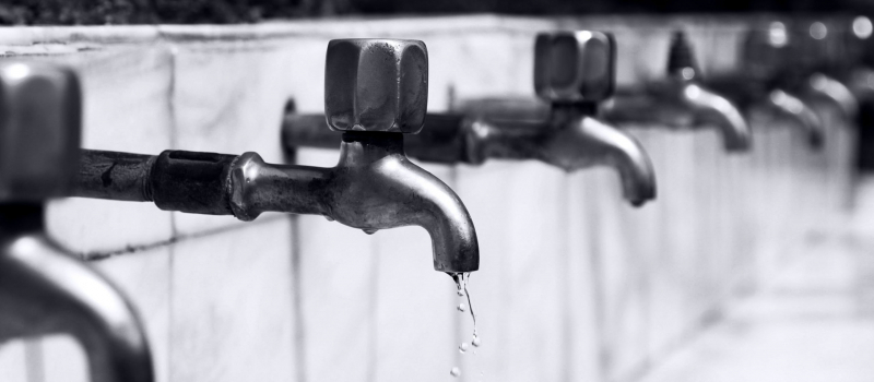 water-drops-from-stainless-steel-faucet-67184